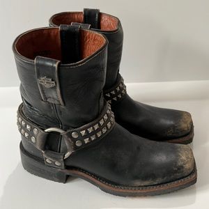 Harley-Davidson boots size 7 , factory scuffed, worn only few times